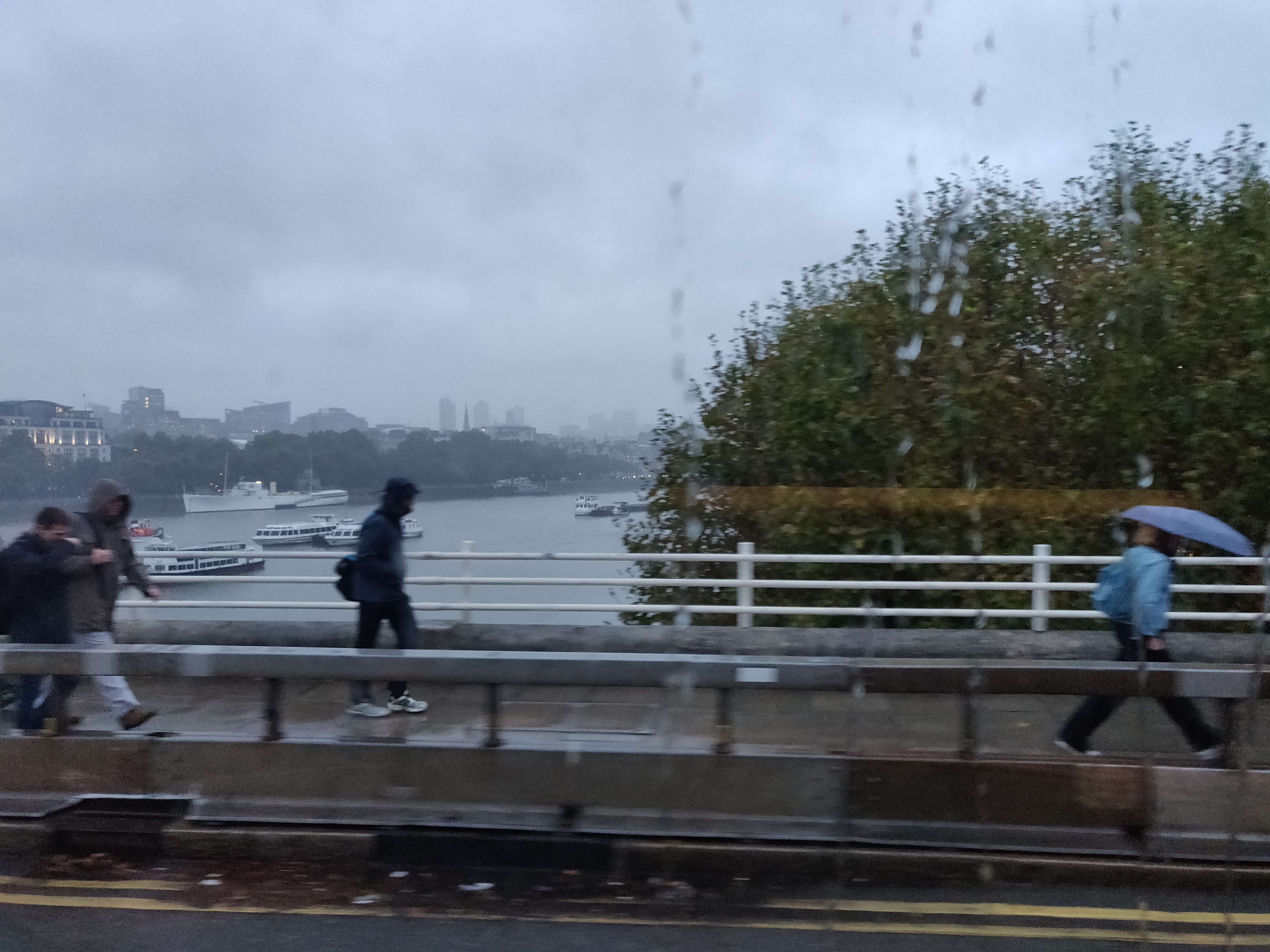 waterloo-bridge-rain